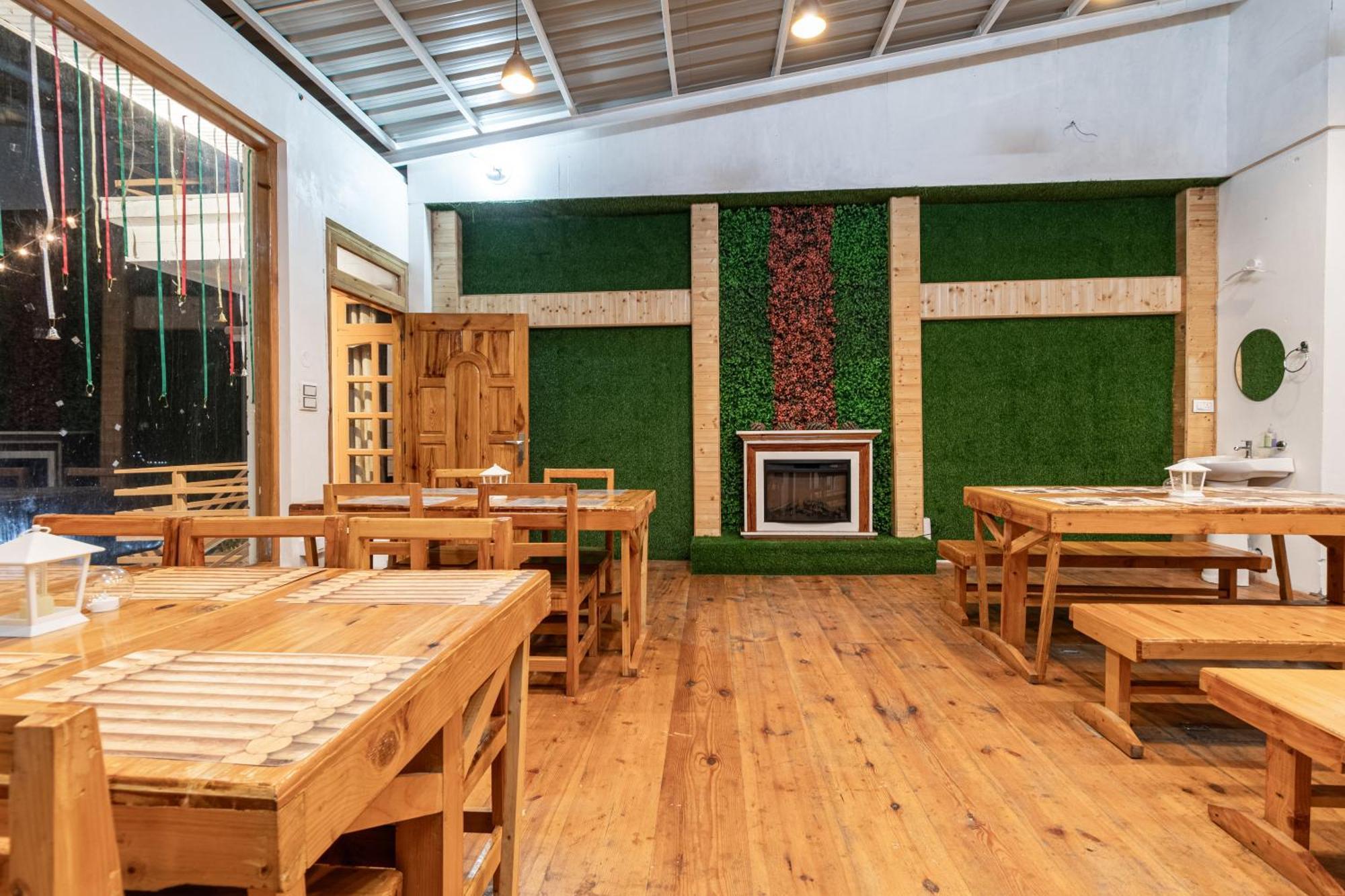 Wood Crista Kufri Near An Apple Orchard Hotel Bagian luar foto